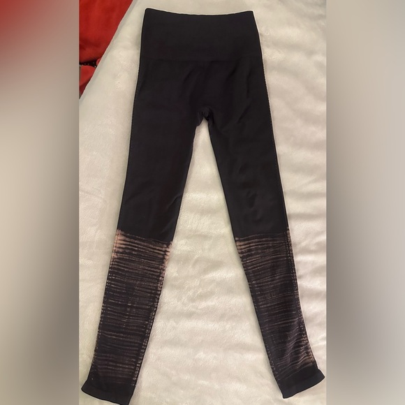 Free People XS/S compression leggings. Excellent condition. - Picture 3 of 8